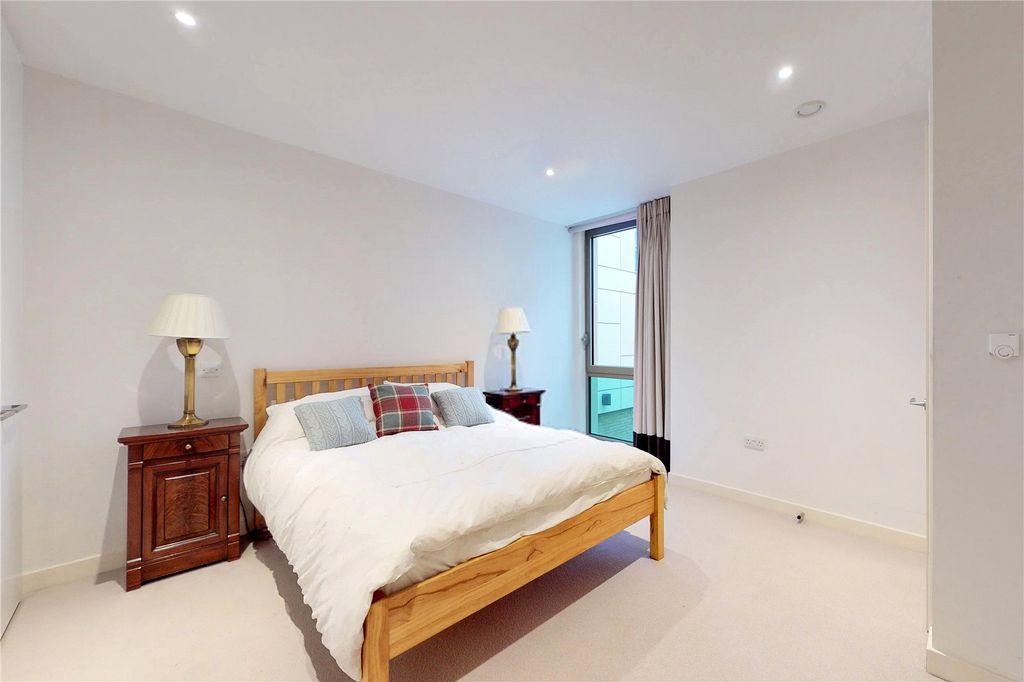 Property photo 3 of 15 Bedroom