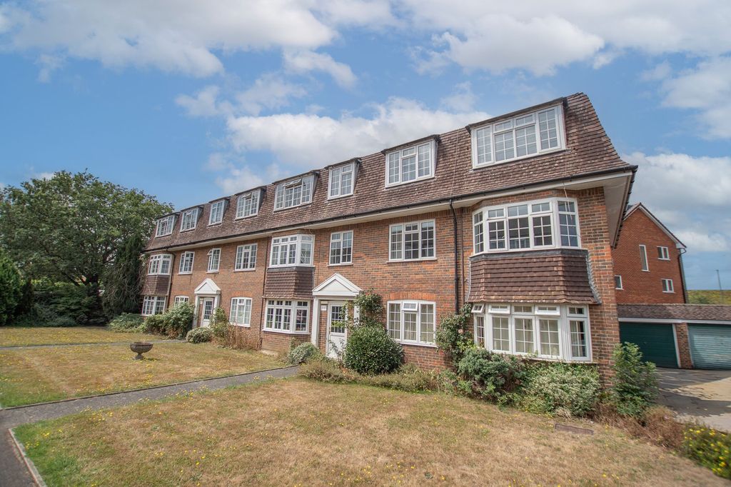 Property photo 1 of 16 External