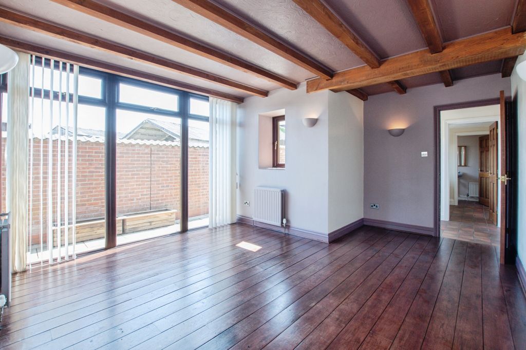 Property photo 3 of 15 Dining Room