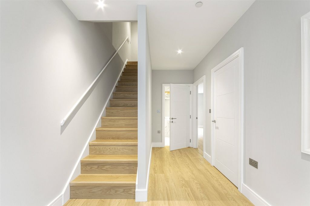 Property photo 3 of 18 Picture No. 31
