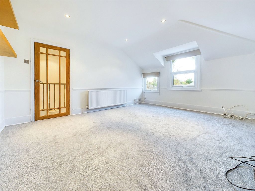 Property photo 3 of 6 Picture 3