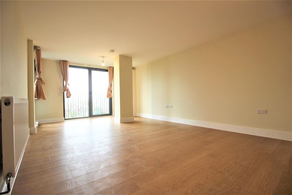 Property photo 3 of 7