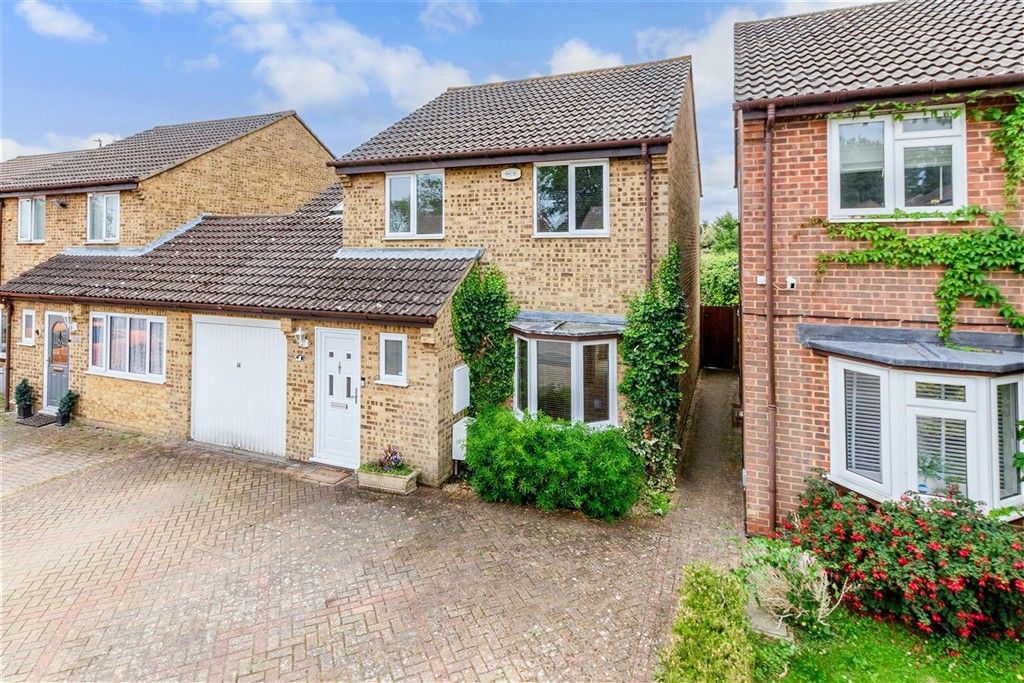 Property photo 1 of 12 Front