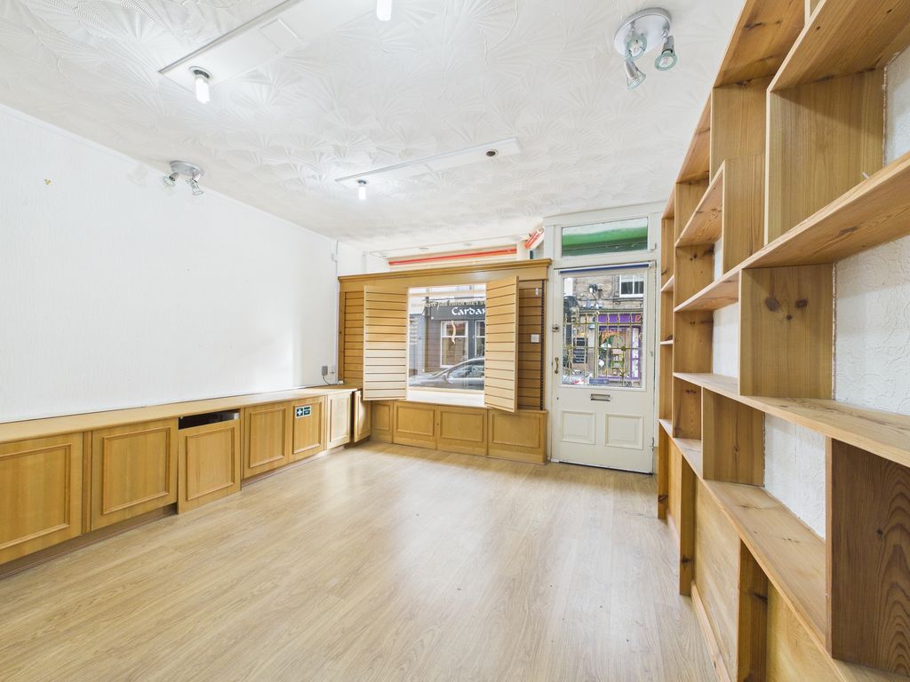 Property photo 2 of 12 Cam03481G0-Pr0131-Still004