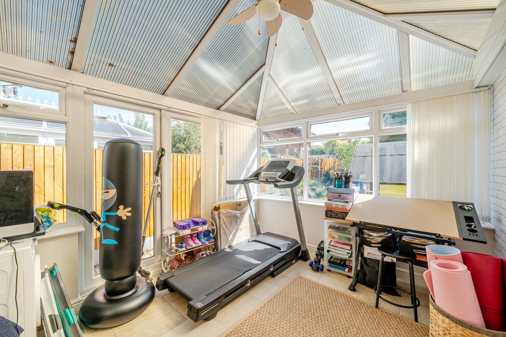 Property photo 3 of 22 Conservatory