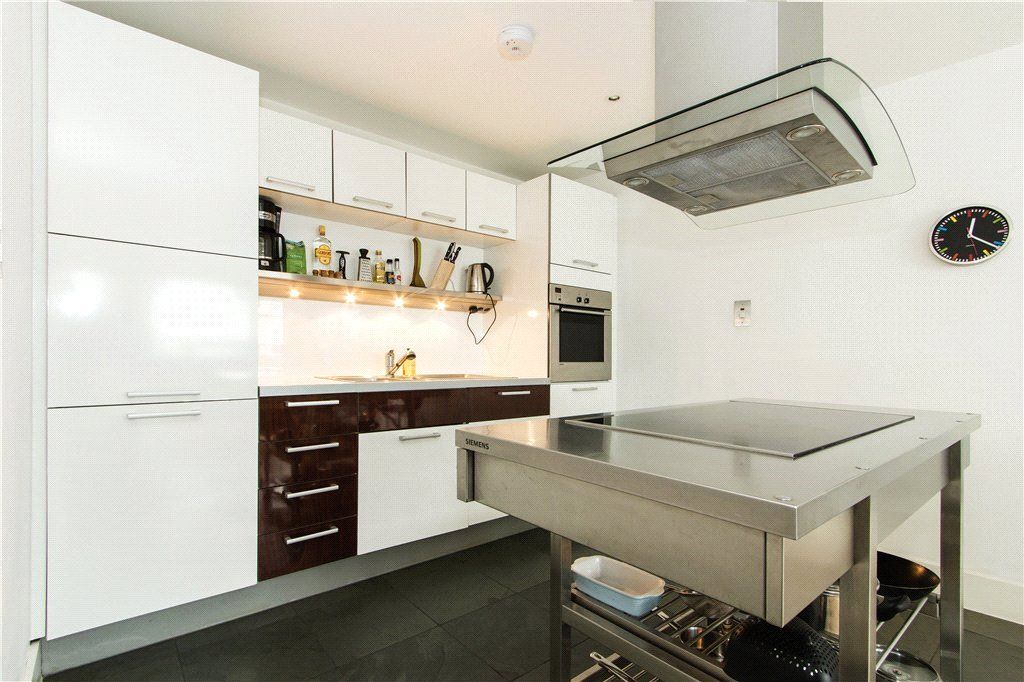 Property photo 2 of 8 Kitchen