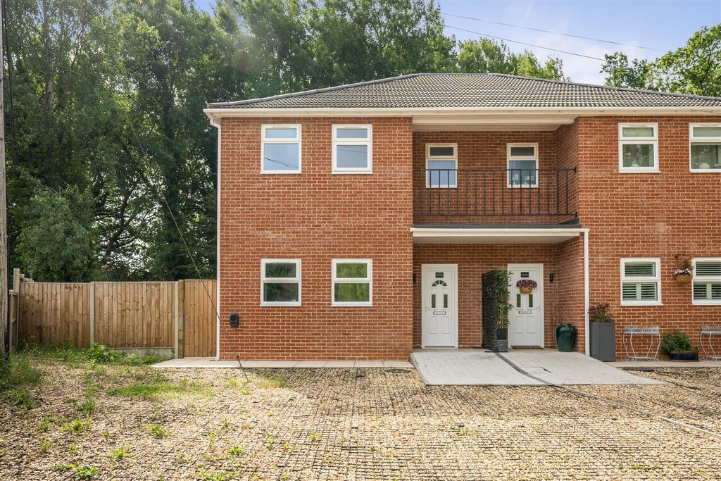 Property photo 1 of 15 1464232-1-6A1d4B88c4E22.Jpg