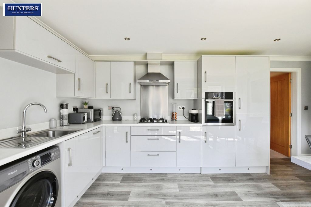 Property photo 3 of 19 Kitchen/Diner