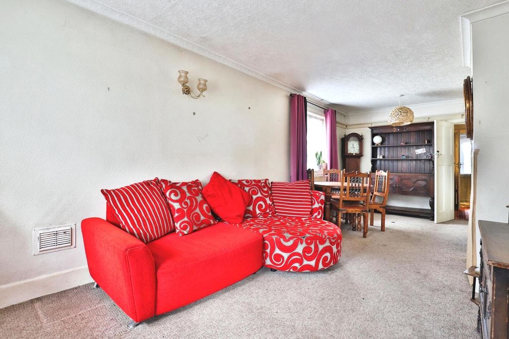 Property photo 3 of 20 Pbox-Img.Jpg