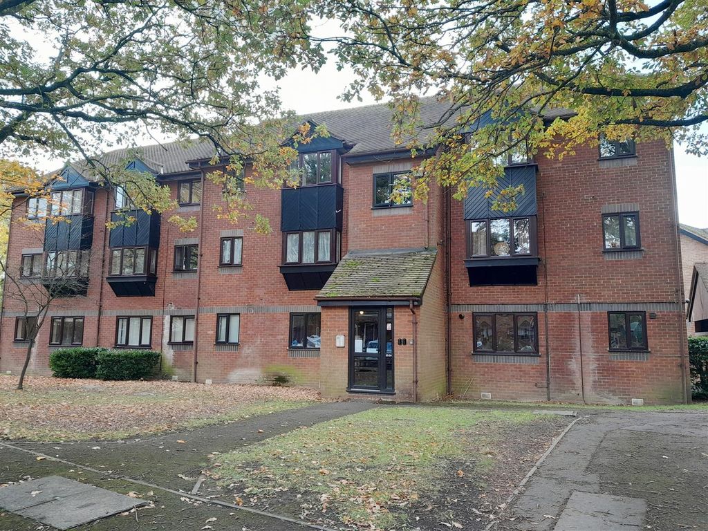 Property photo 1 of 11 24 Willenhall Drive.Jpg