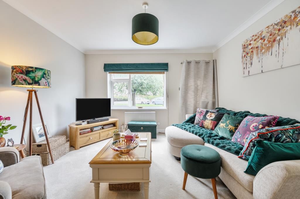 Property photo 2 of 16 Living Room