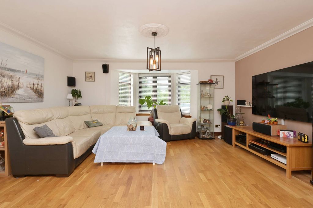 Property photo 3 of 30