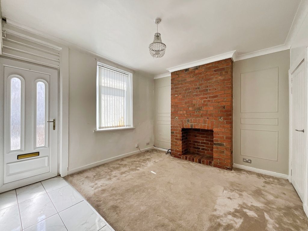 Property photo 3 of 15 08d65873-C-47Df-887F-6E4F43Adb223-1163-000000435523Eef8