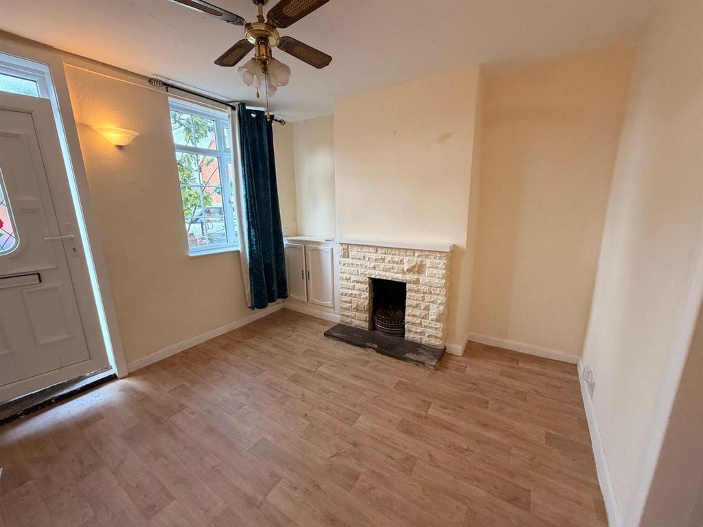 Property photo 2 of 8 Ab19A2Bf-Fff3-4A19-9680-3Cecb9166A67.Jpg