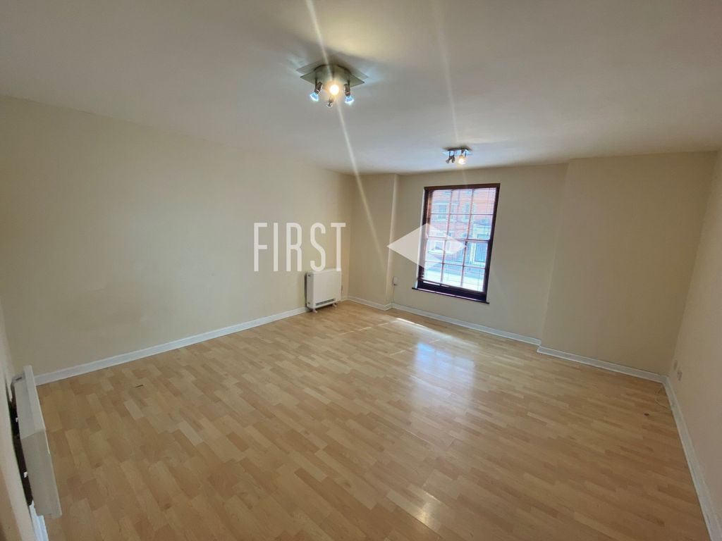 Property photo 1 of 4 Bedroom