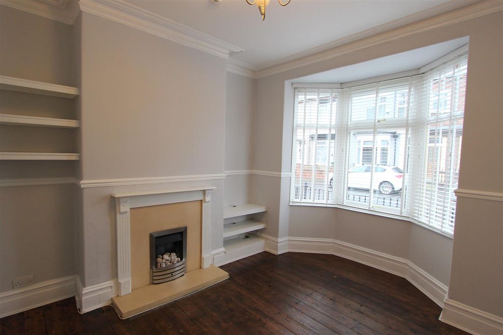 Property photo 2 of 9 Lounge