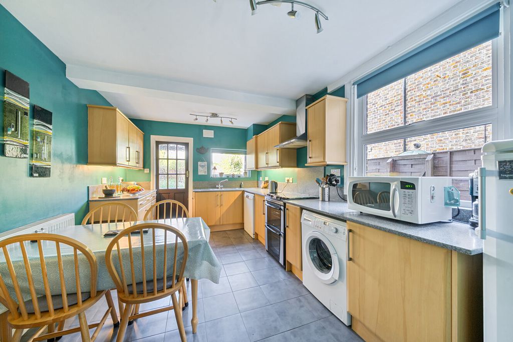 Property photo 3 of 16 1462715-11-6A0c89...