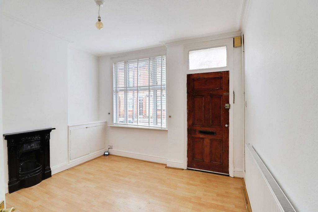 Property photo 3 of 14