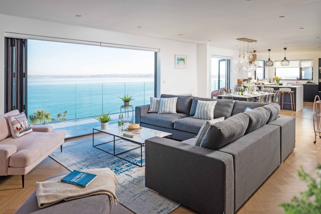 Property photo 2 of 27 Photo 2