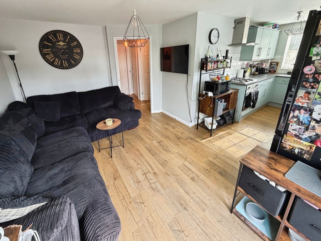 Property photo 2 of 11