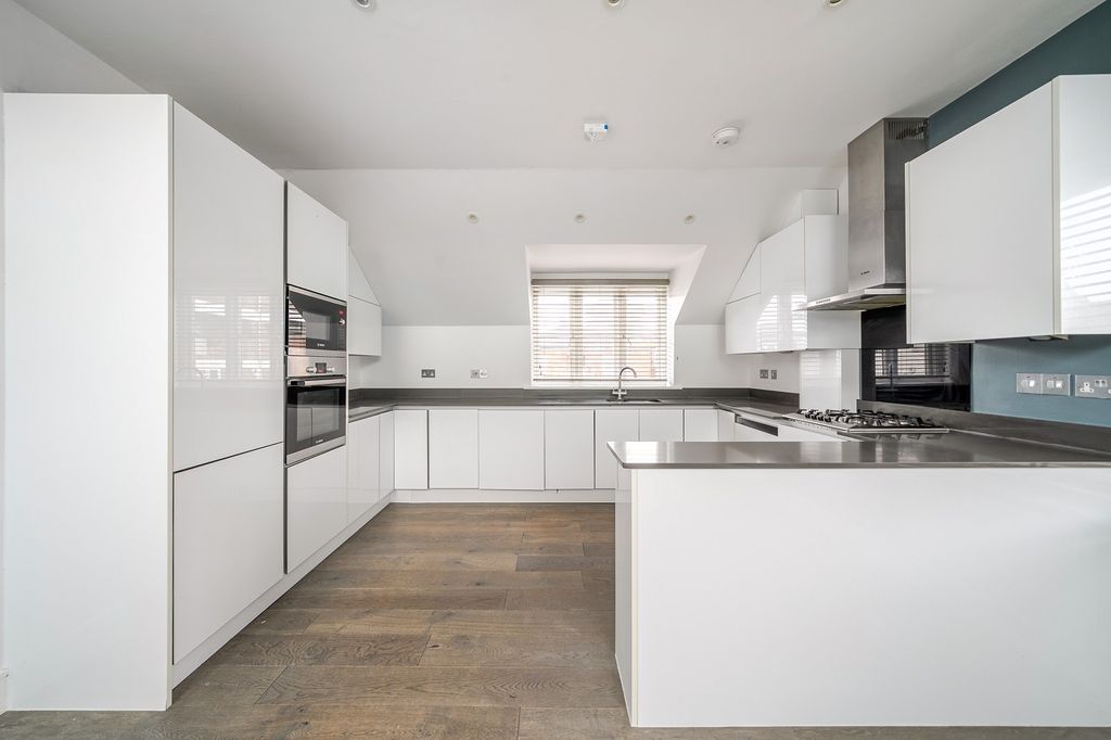 Property photo 3 of 12 Not Specified