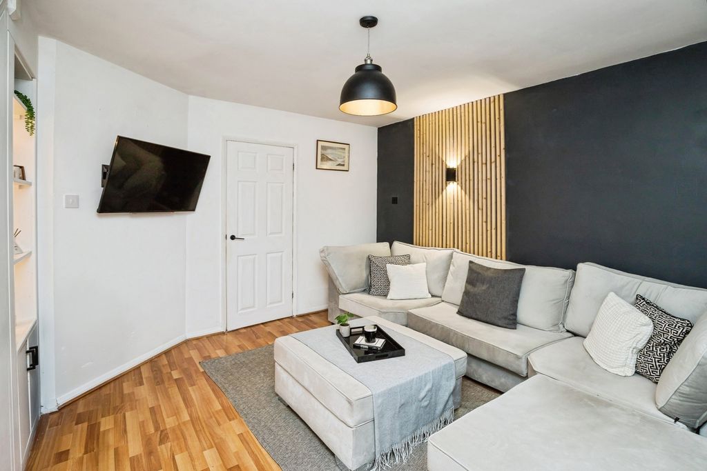 Property photo 2 of 18 Living Room