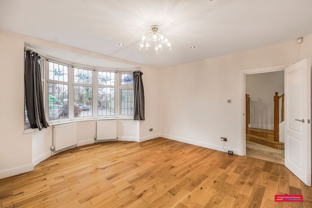 Property photo 3 of 33 Picture No. 53