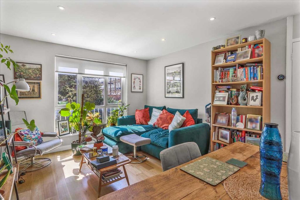 Property photo 2 of 12