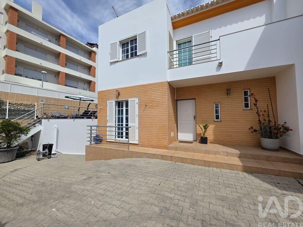 Property photo 3 of 28
