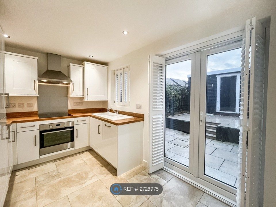 Property photo 3 of 15 Kitchen / Diner