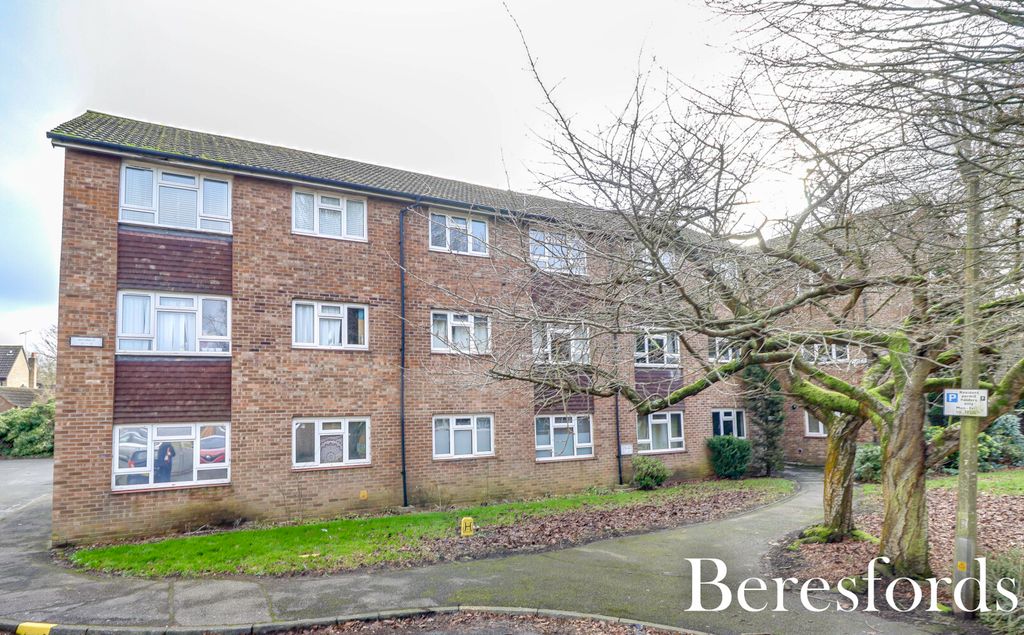 Property photo 2 of 9 Front