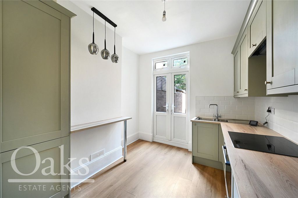 Property photo 3 of 8 Picture No. 05