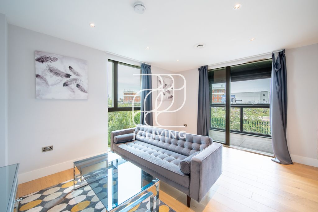Property photo 1 of 12 Battersea Exchange, London, Sw8