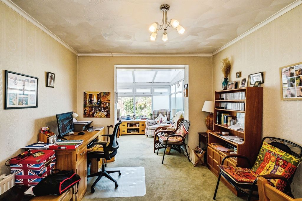 Property photo 3 of 17