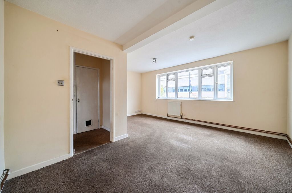 Property photo 3 of 12 1376226-5-6908d97...