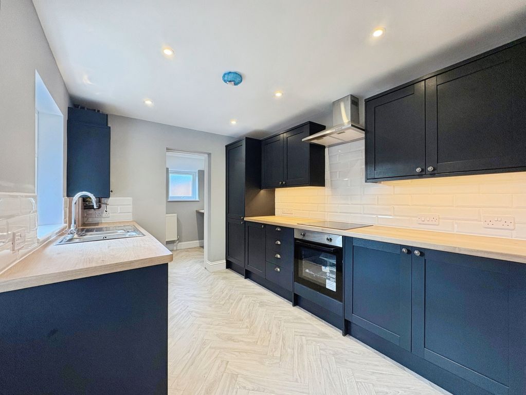 Property photo 2 of 25 1c173Faa-24