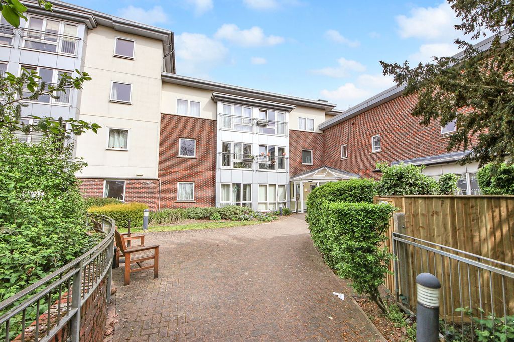 Property photo 1 of 11