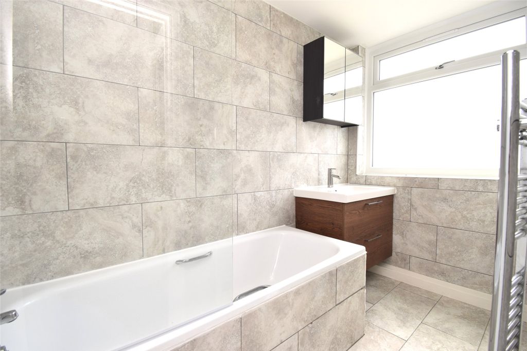 Property photo 3 of 14 Main Bathroom