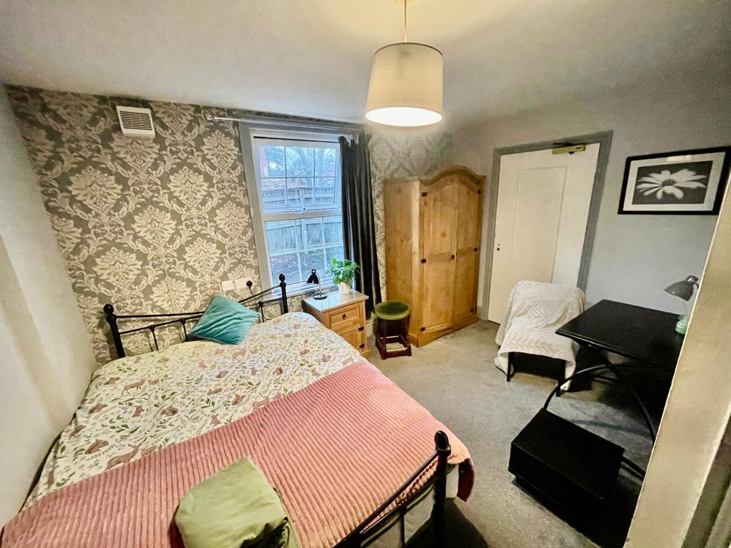 Property photo 2 of 5 Bh R1 Bedroom .Jpeg