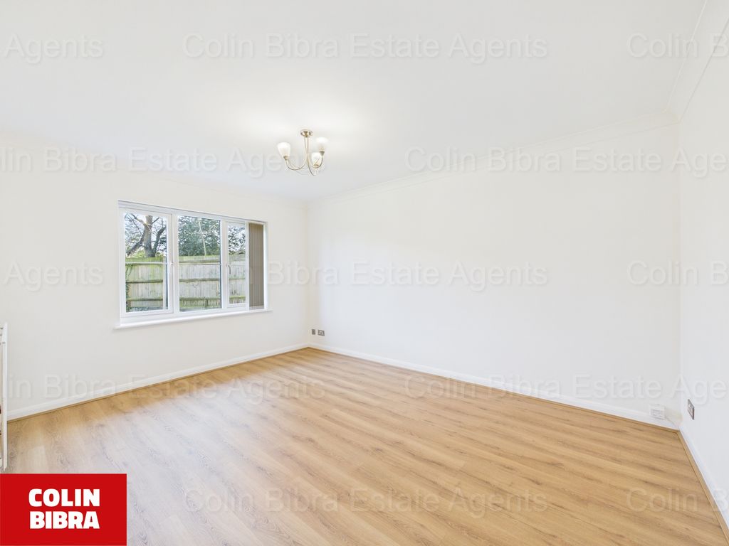 Property photo 2 of 12 Cam04175G0-Pr0076-Still004