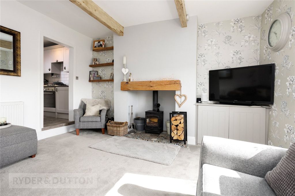 Property photo 2 of 22 Lounge