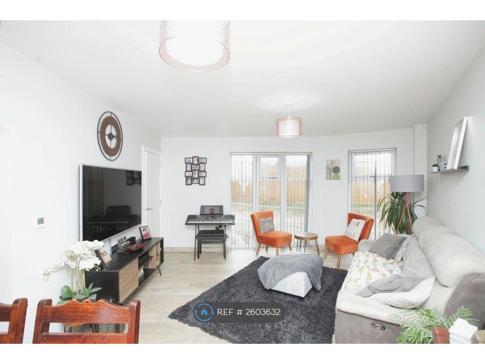 Property photo 2 of 14 Lounge