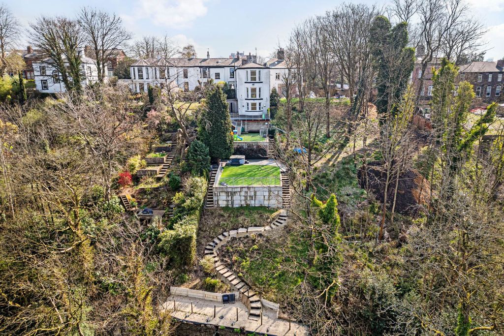 Property photo 2 of 48