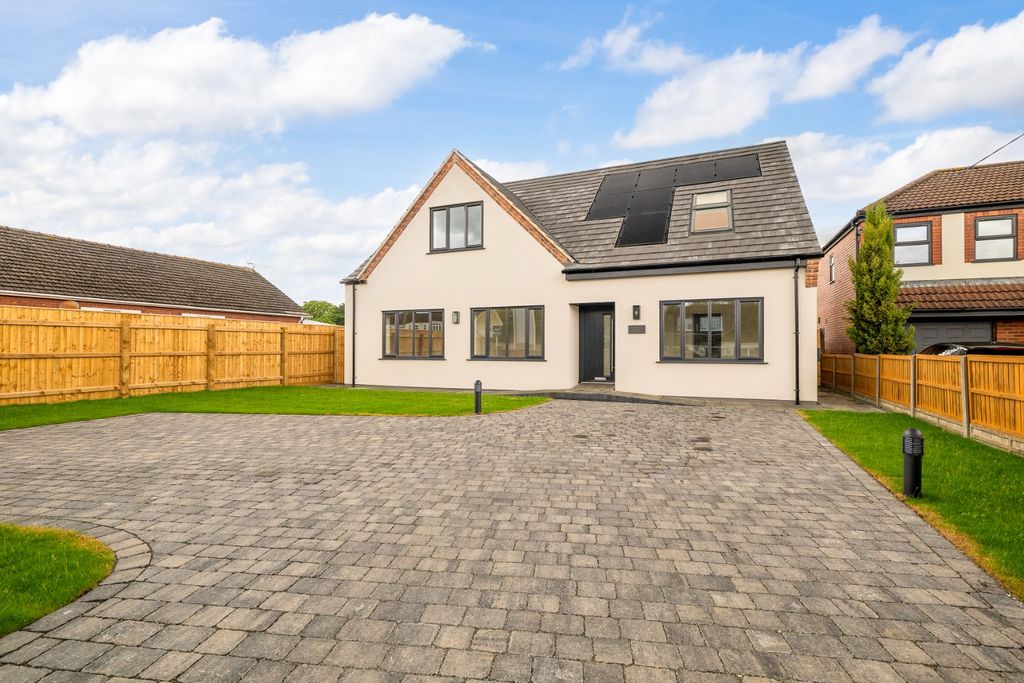 Property photo 1 of 33 5413440