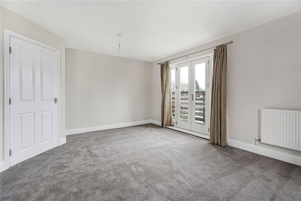 Property photo 2 of 6 Picture No. 12