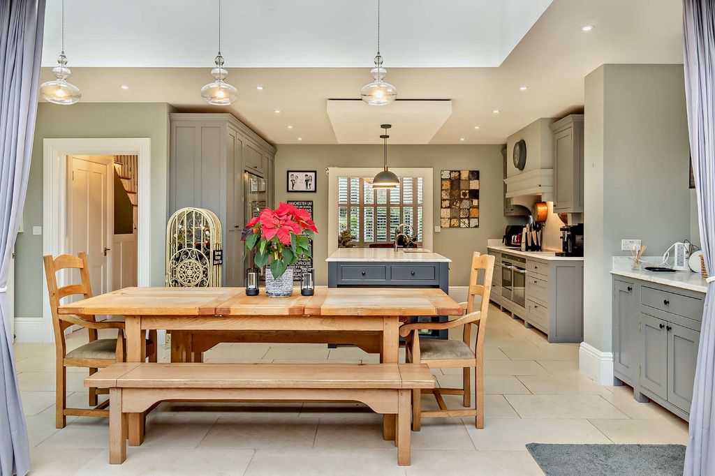 Property photo 3 of 16 Picture No. 18