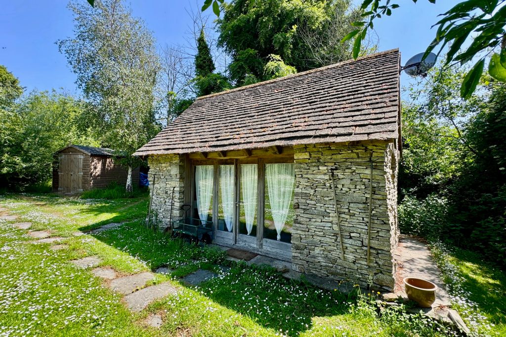 Property photo 3 of 23
