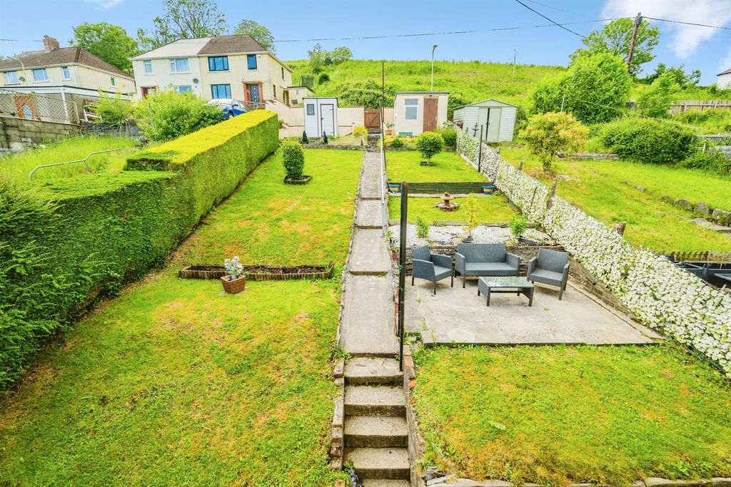 Property photo 2 of 23