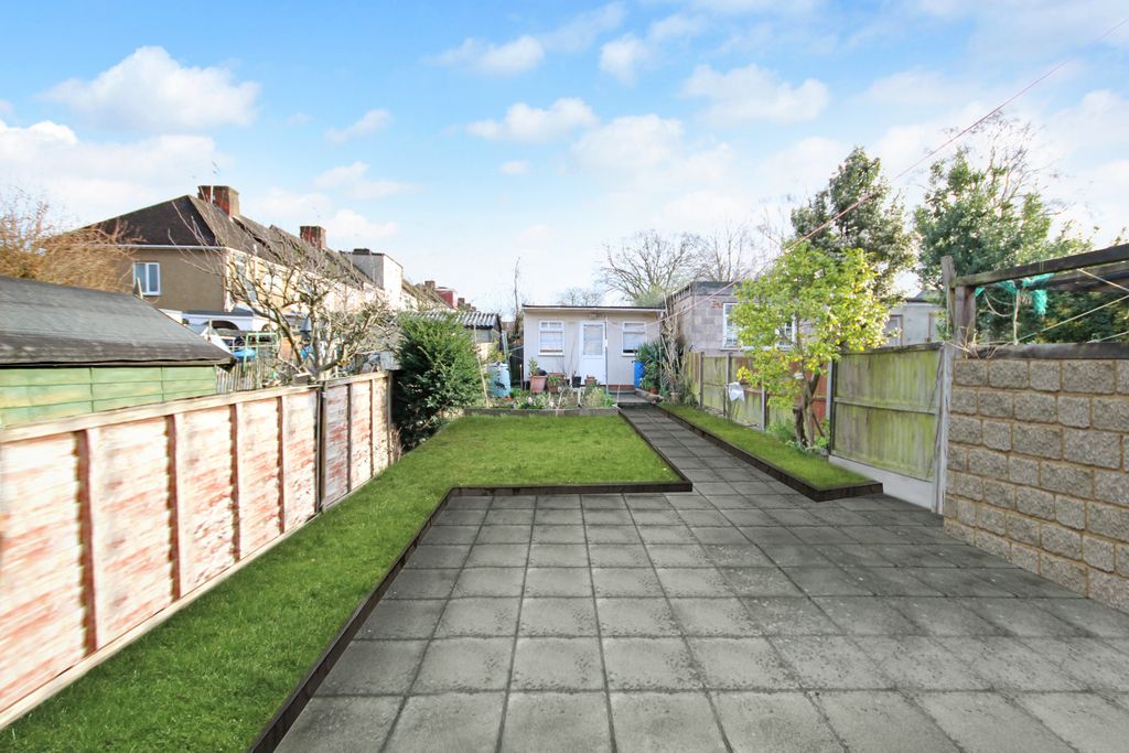 Property photo 2 of 12 Gallery