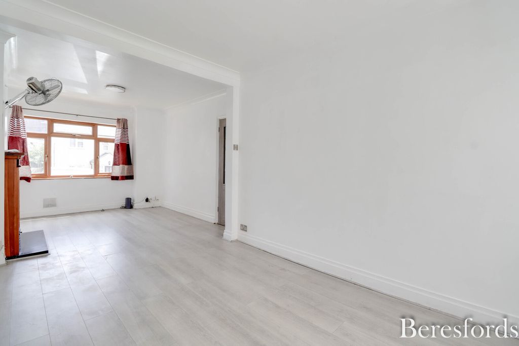 Property photo 3 of 19 Picture No. 05